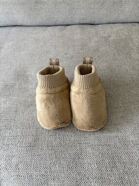 UGG Nesti Bootie size 2/3 baby